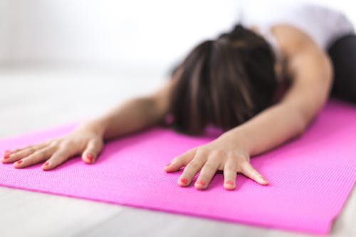 Verwendung einer Yogamatte für das Sophia Thiel Training